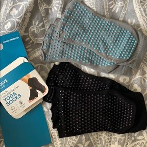 Yoga/barre socks never worn, 2 pairs brand new